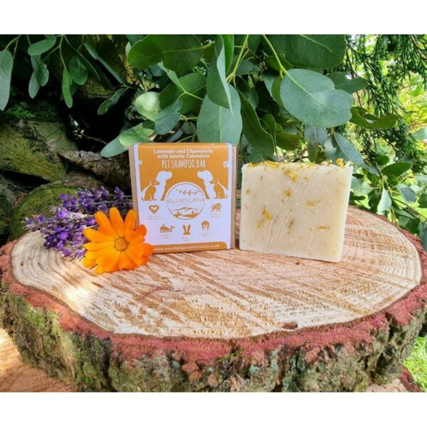 Mountain Gardens Botanics Pet Shampoo Bar - Lavender, Chamomile & Calendula - For sensitive skin